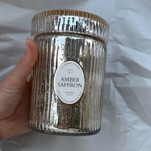 Viral Vegan Elevated Winter Amber Saffron No. 17 Silver Candle . NEW